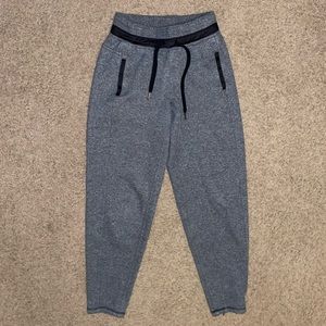 Lululemon Sweatpants size 4
